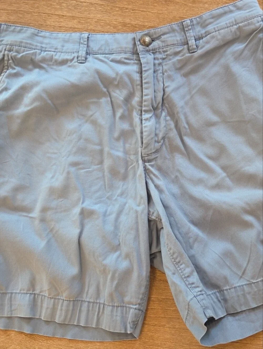 Faherty Men's Flat Front 7 Inch Inseam Light Blue Cotton Blend Shorts (32)